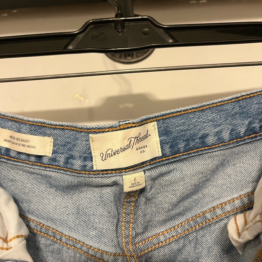 Universal Thread Women's Riveted Button-fly Jeans Size 6 - Picture 4 of 8